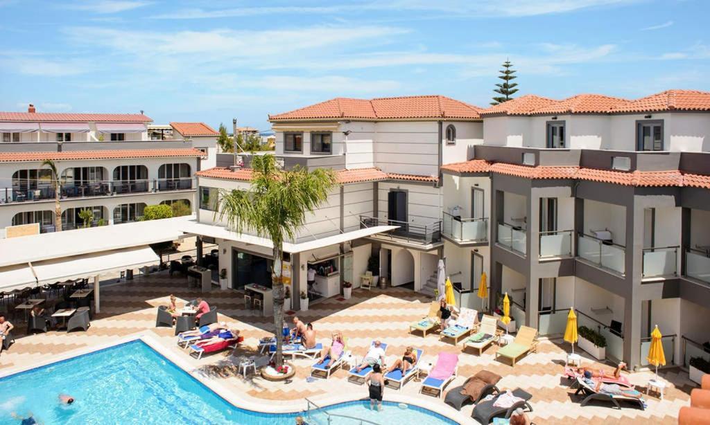 Princess Family Suites Plános Exterior foto